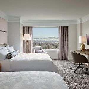 Queen Room Two Queen Beds Mountain View